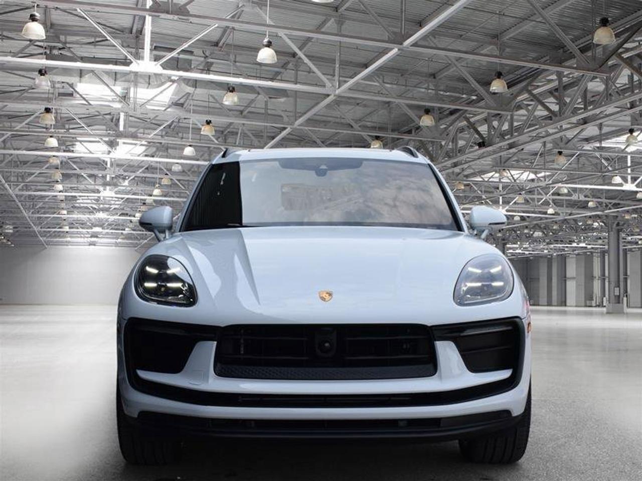 2024 Porsche Macan AWD White Photo