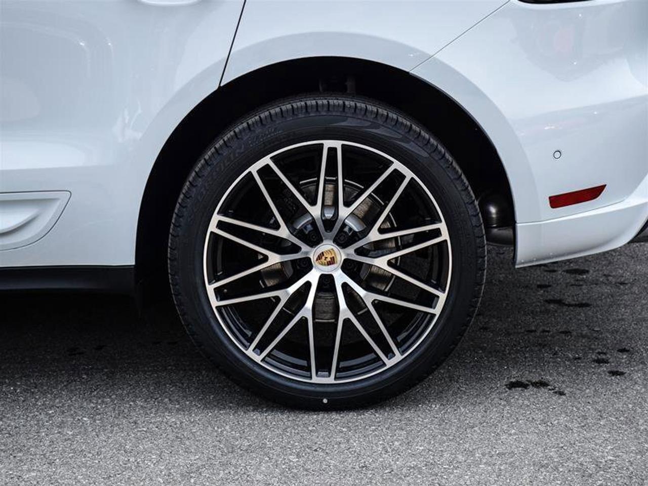 2024 Porsche Macan AWD White Photo