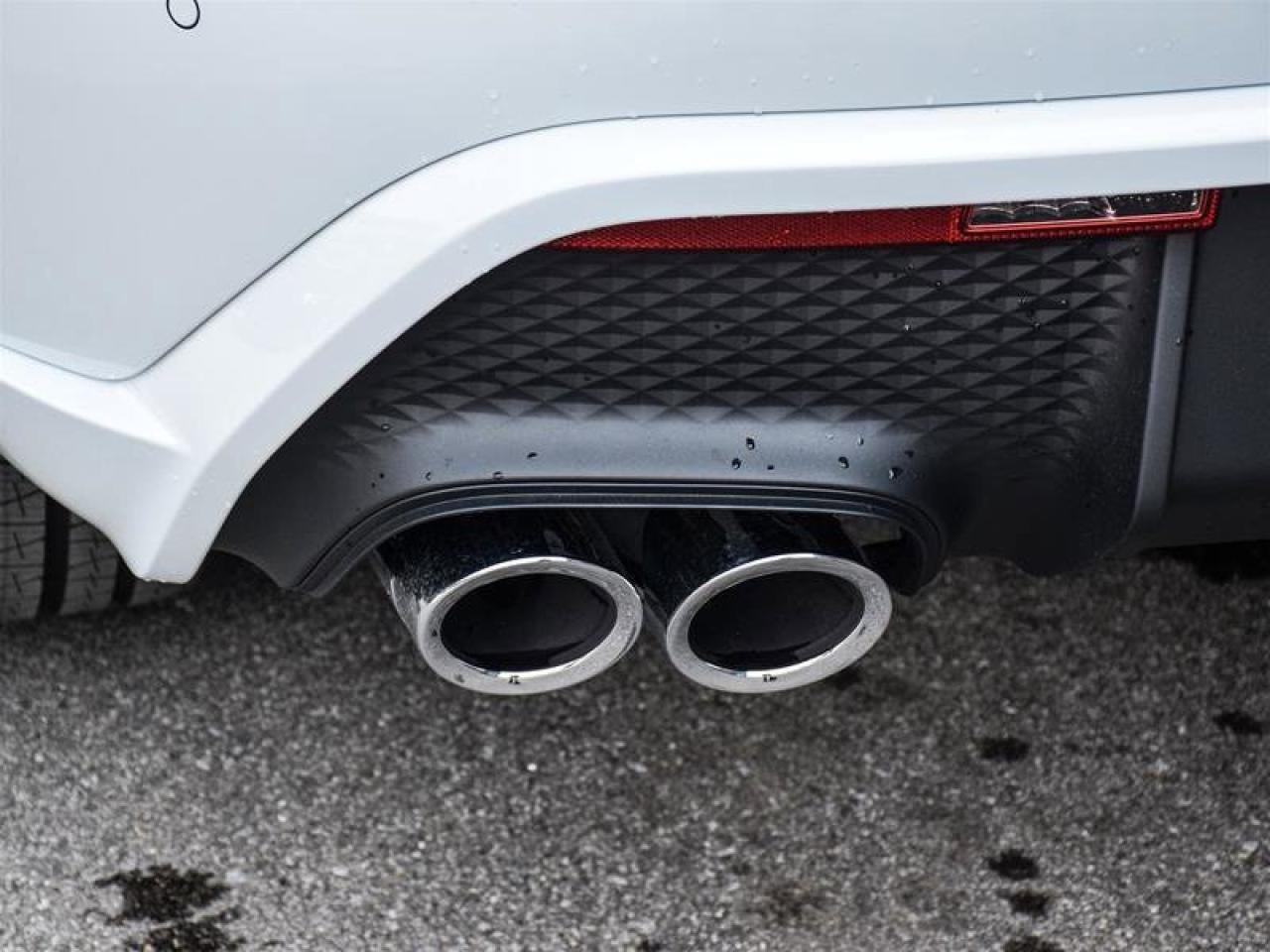 2024 Porsche Macan AWD White Photo