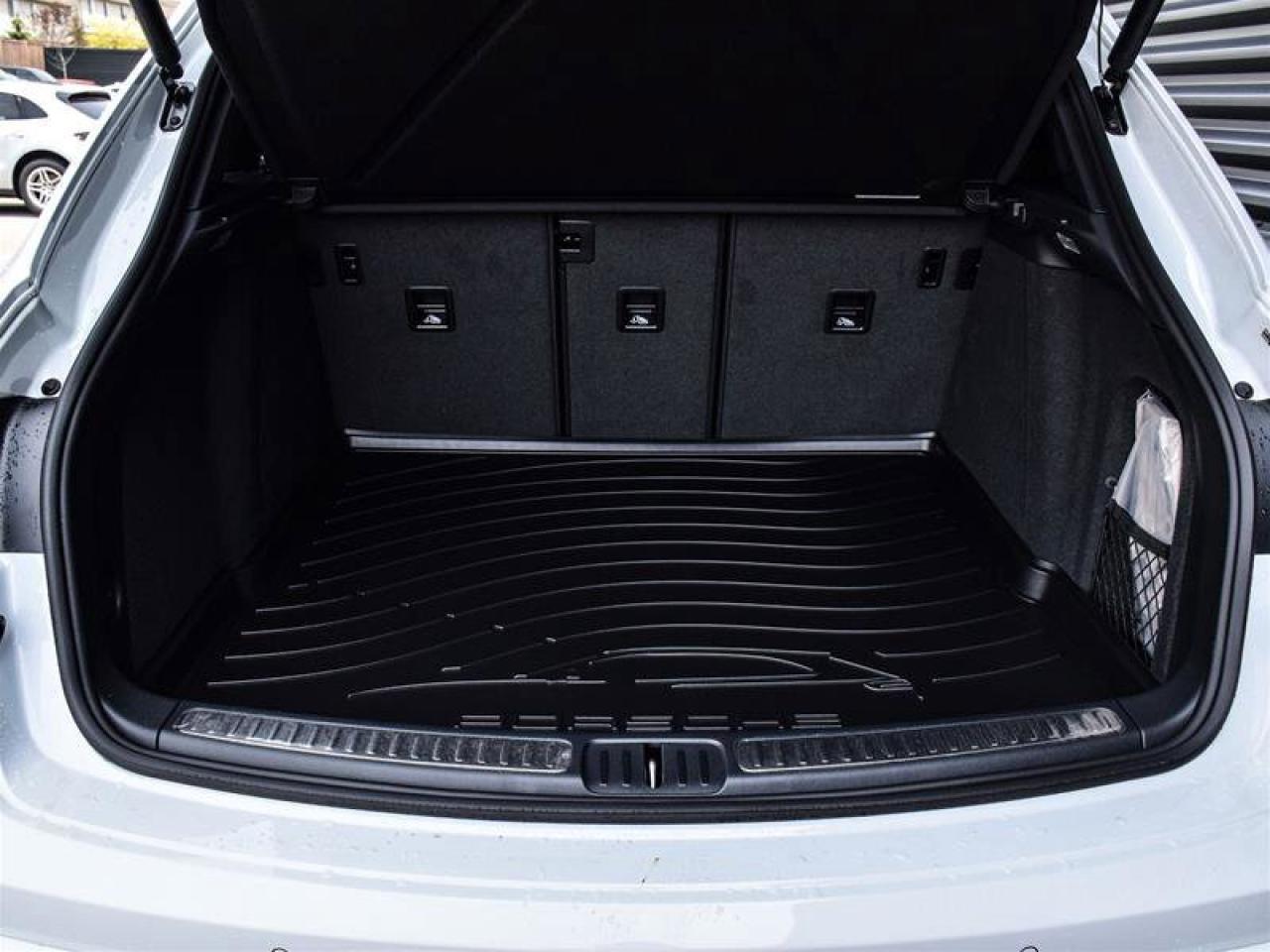 2024 Porsche Macan AWD White Photo