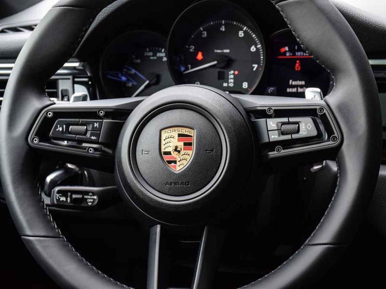 2024 Porsche Macan AWD White Photo