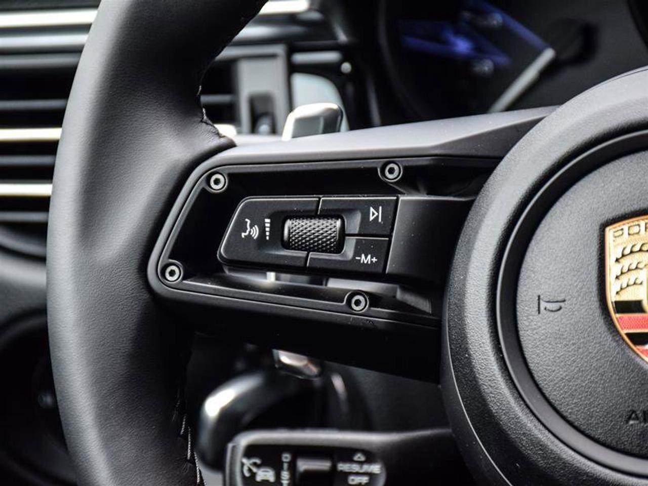 2024 Porsche Macan AWD White Photo