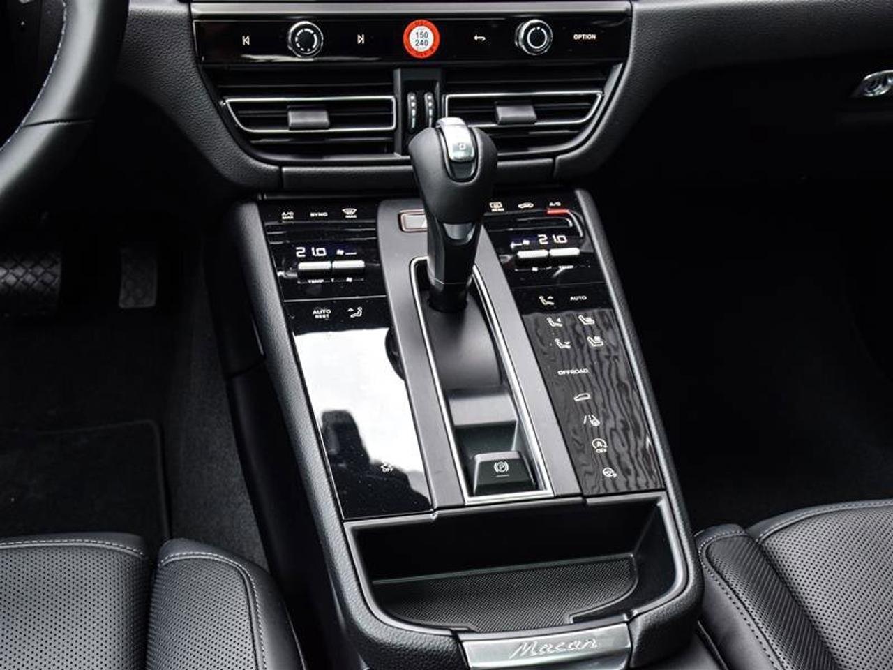2024 Porsche Macan AWD White Photo