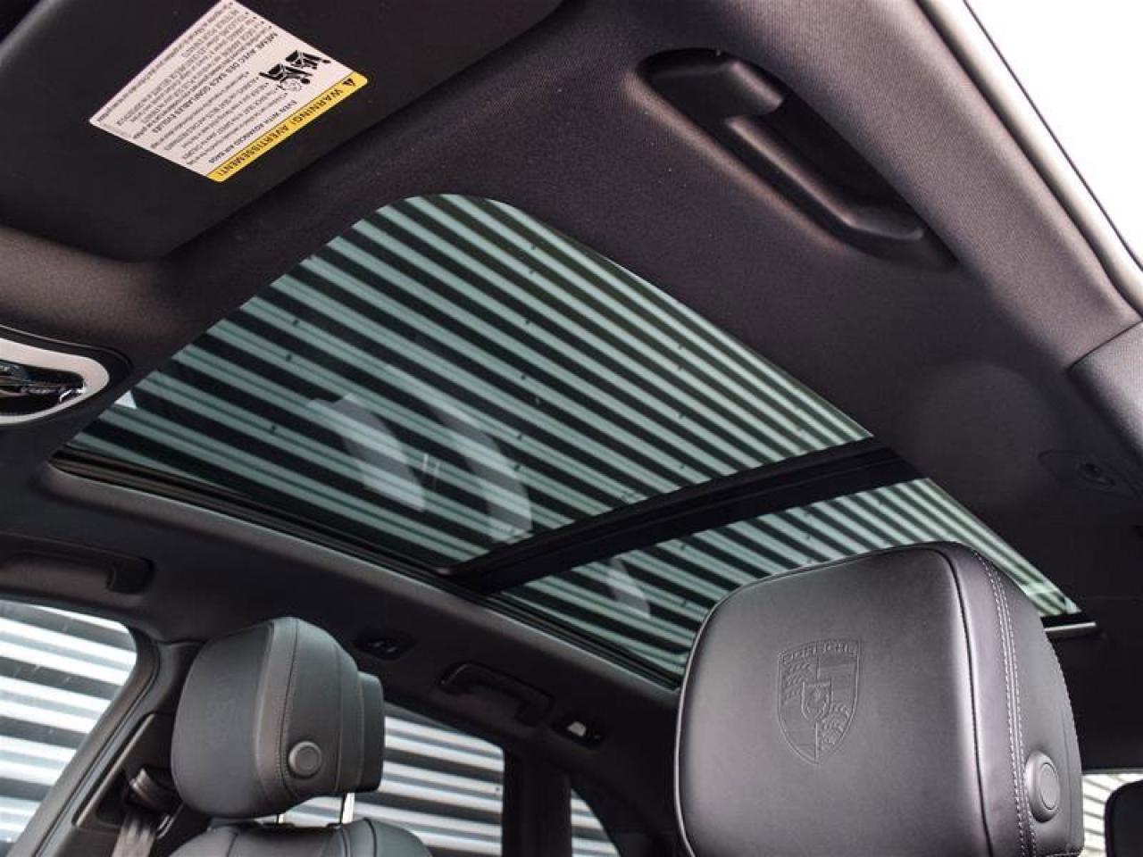 2024 Porsche Macan AWD White Photo