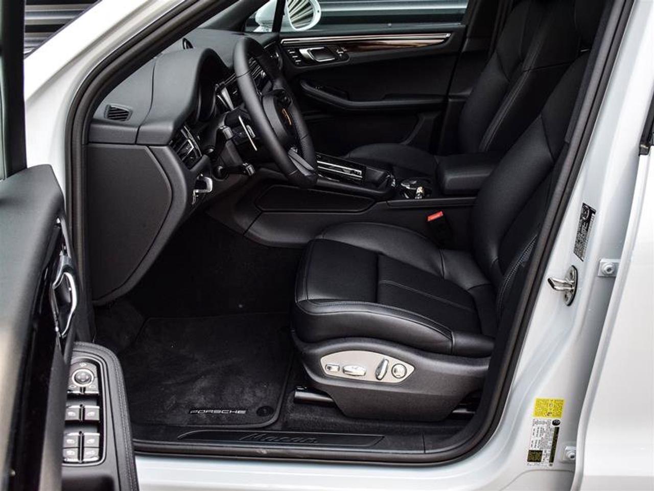2024 Porsche Macan AWD White Photo