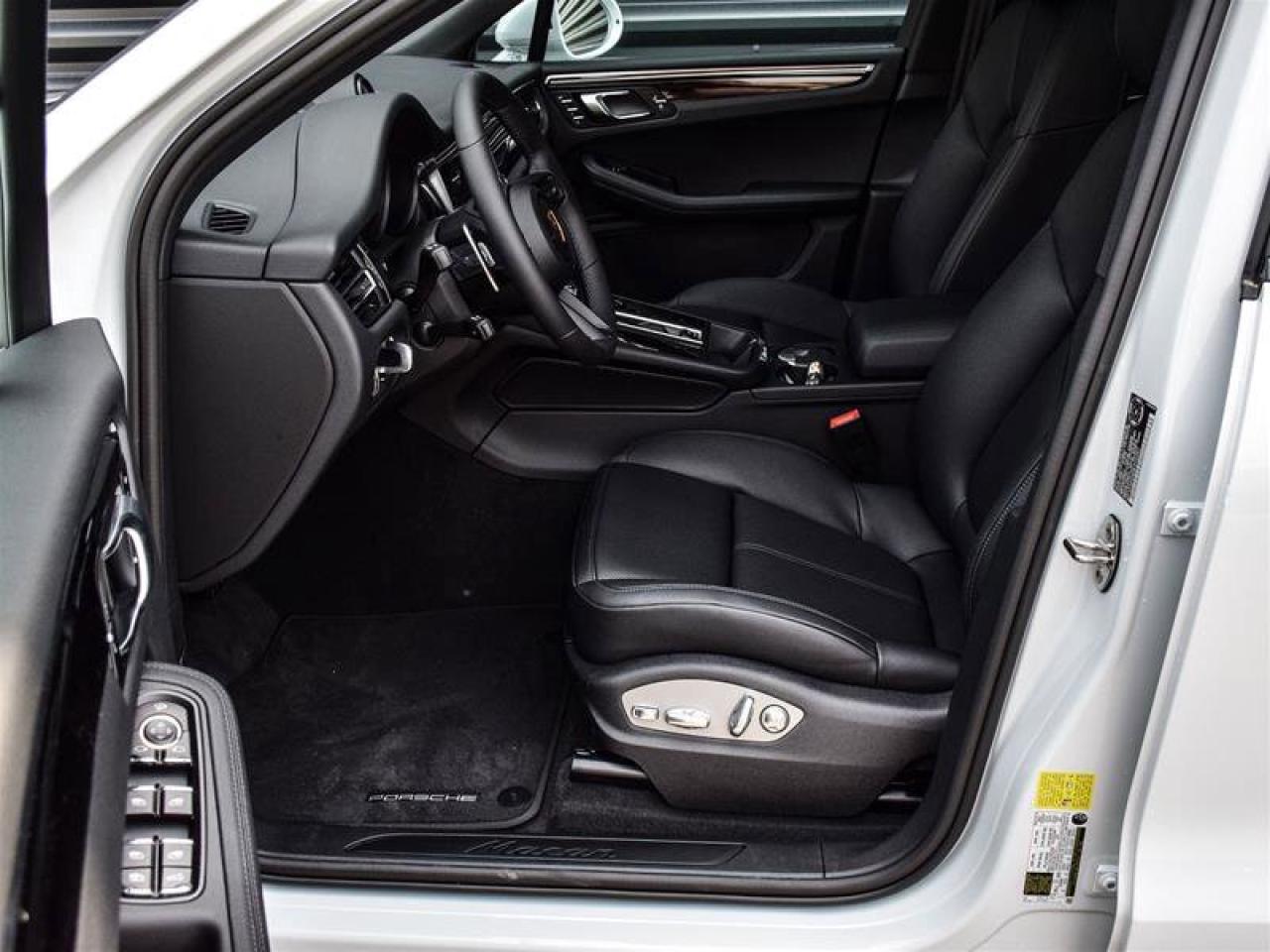 2024 Porsche Macan AWD White Photo