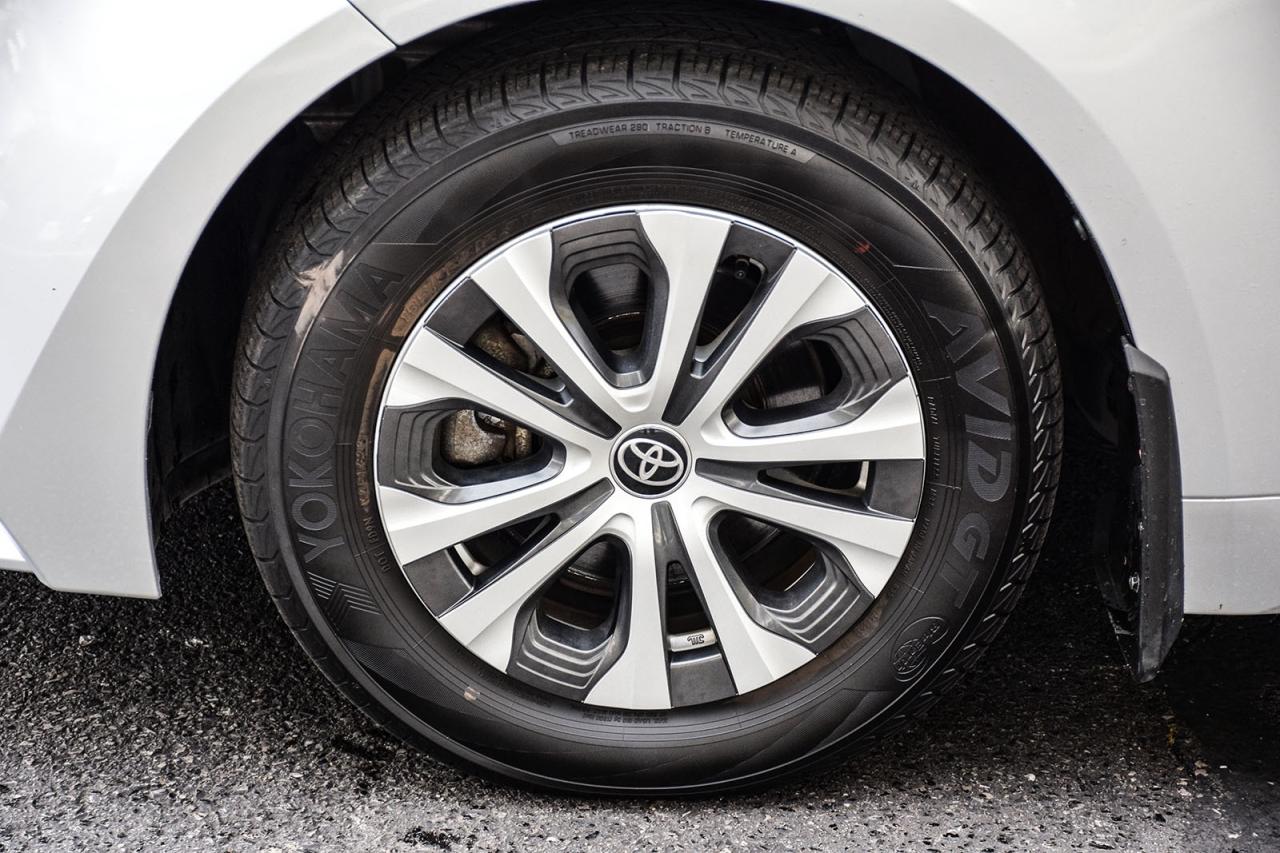 2023 Toyota Corolla Hybrid LE AWD No Accident Carplay BSM Heated Seats Photo