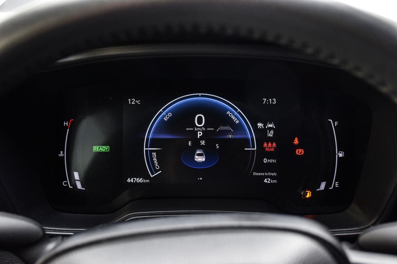 2023 Toyota Corolla Hybrid LE AWD / NO ACCIDENT / CARPLAY / BSM / HTD SEATS Photo