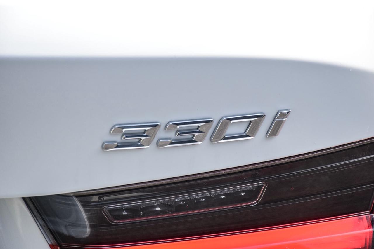 2021 BMW 3 Series 330i xDrive AWD / NO ACCIDENT/SUNROOF/LEATHER/NAVI Photo