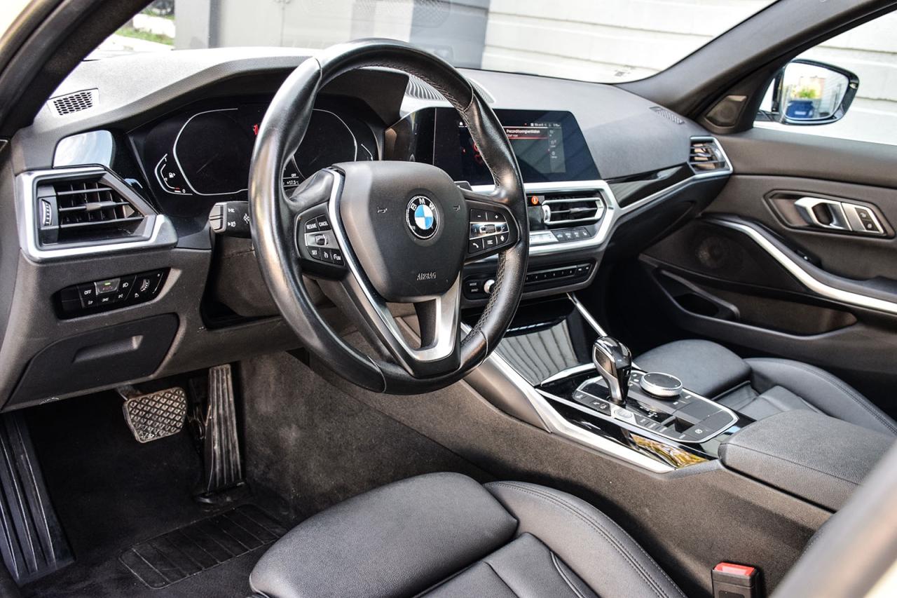 2021 BMW 3 Series 330i xDrive AWD  No Accident Sunroof Leather Navi Photo