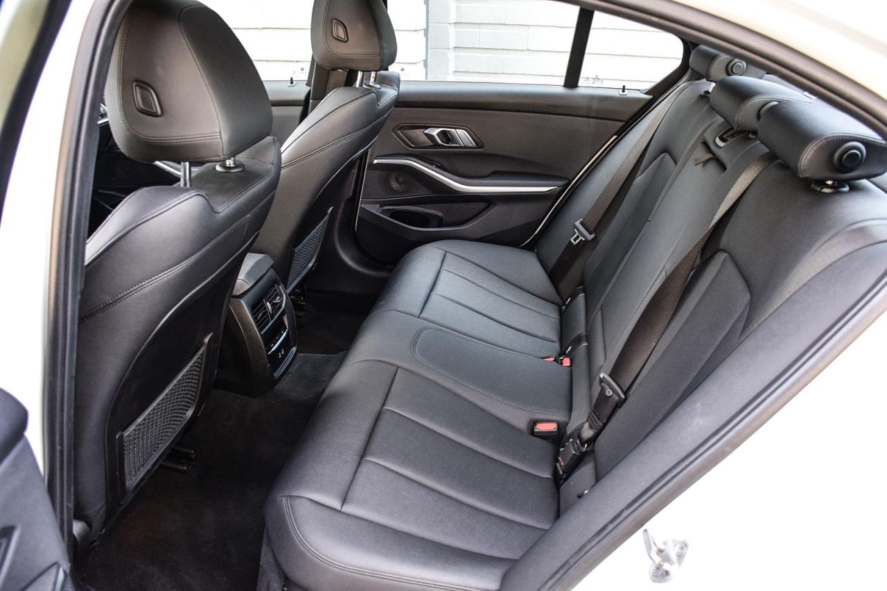 2021 BMW 3 Series 330i xDrive AWD / NO ACCIDENT/SUNROOF/LEATHER/NAVI Photo