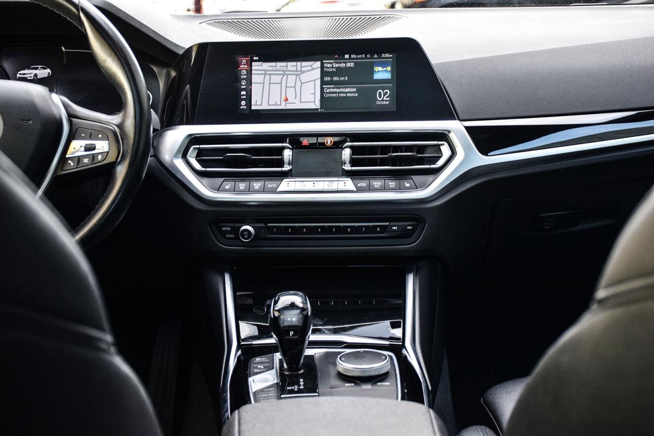 2021 BMW 3 Series 330i xDrive AWD / NO ACCIDENT/SUNROOF/LEATHER/NAVI Photo