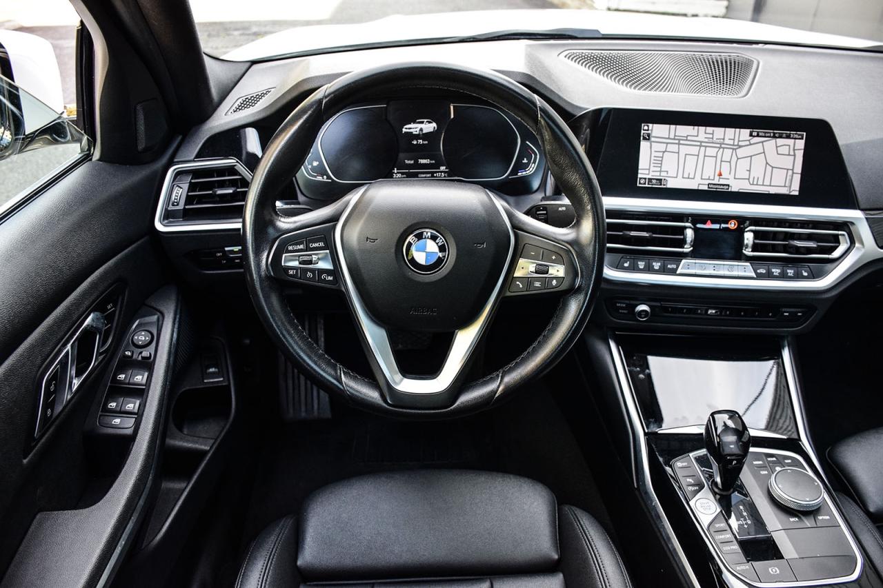 2021 BMW 3 Series 330i xDrive AWD / NO ACCIDENT/SUNROOF/LEATHER/NAVI Photo