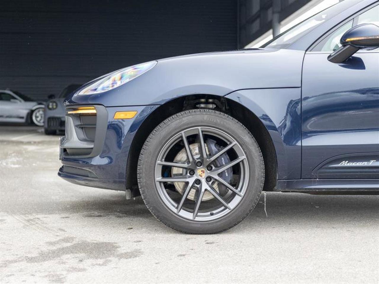 2023 Porsche Macan T Blue Photo