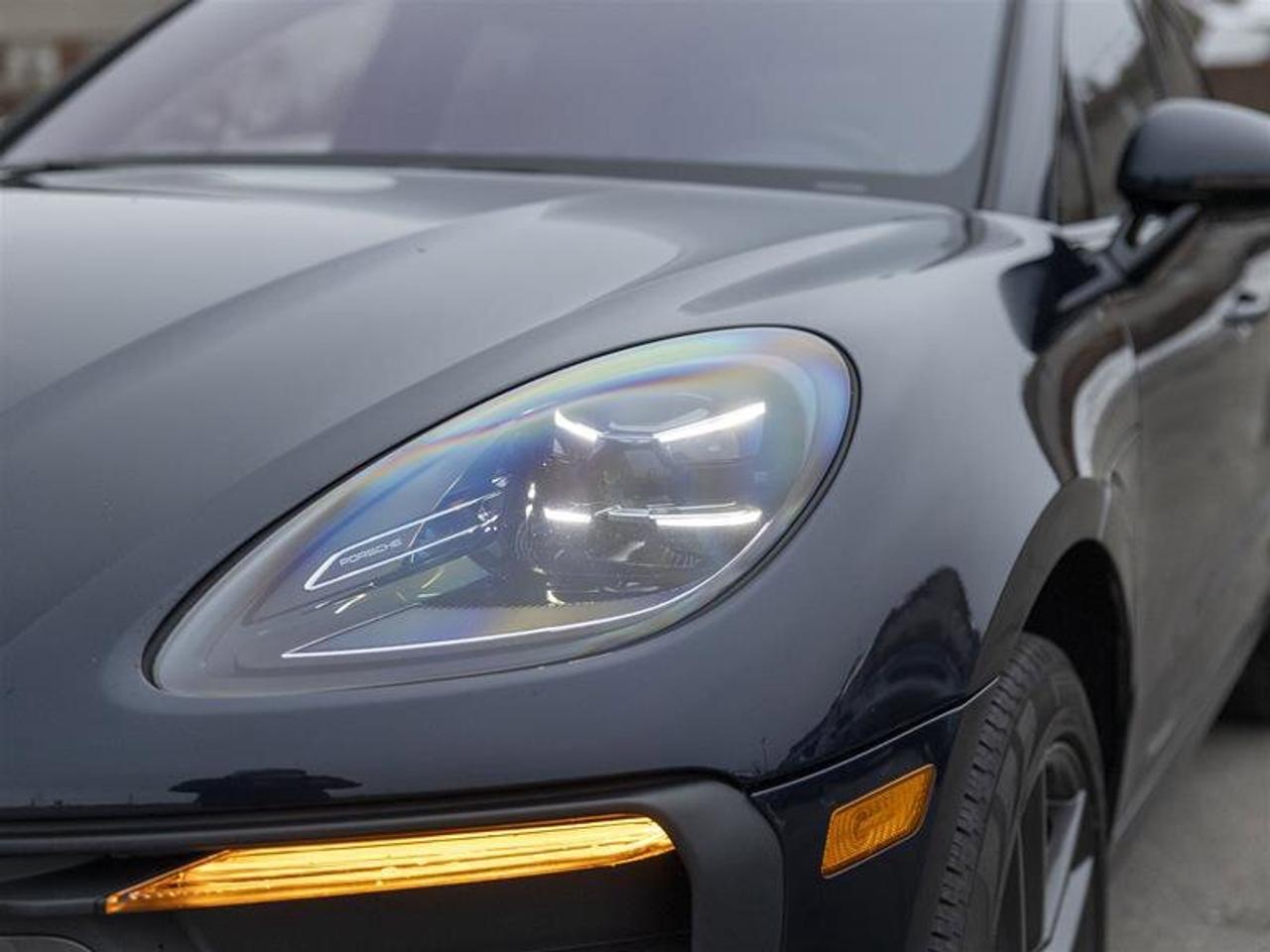 2023 Porsche Macan T Blue Photo