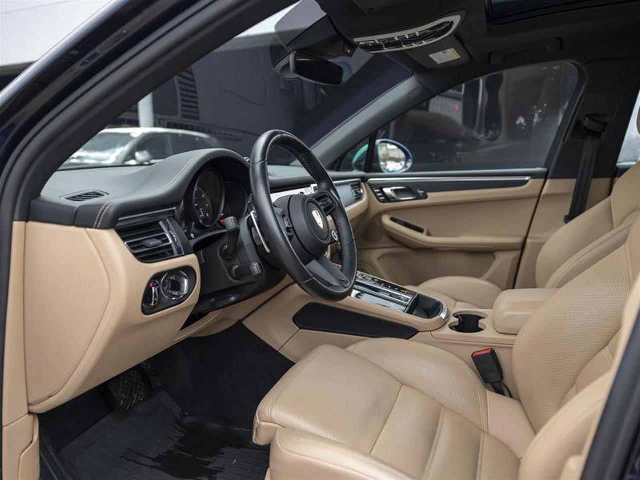 2023 Porsche Macan T Blue Photo