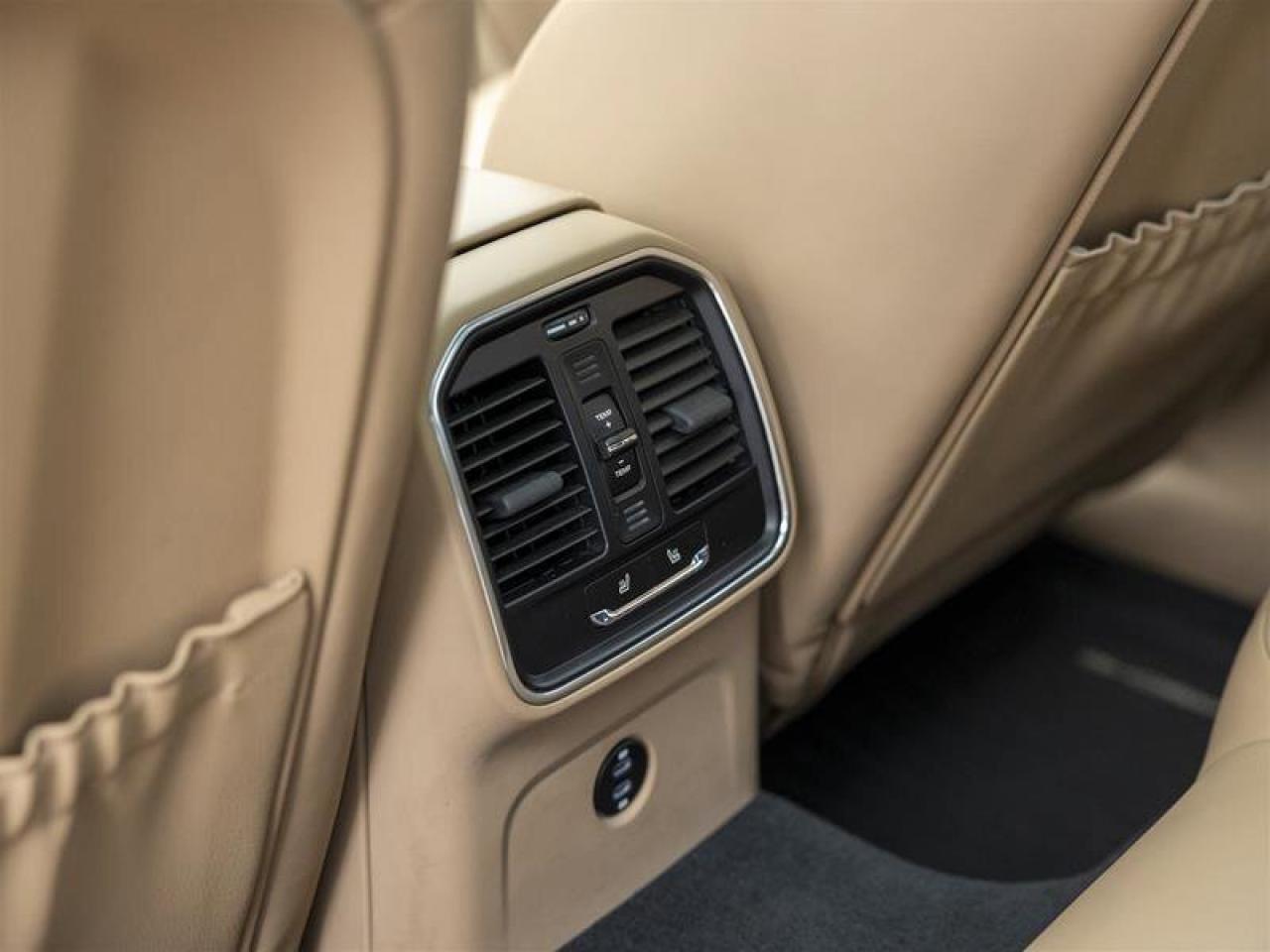 2023 Porsche Macan T Blue Photo