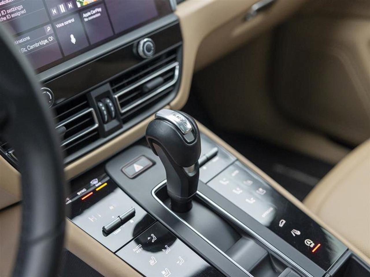 2023 Porsche Macan T Blue Photo