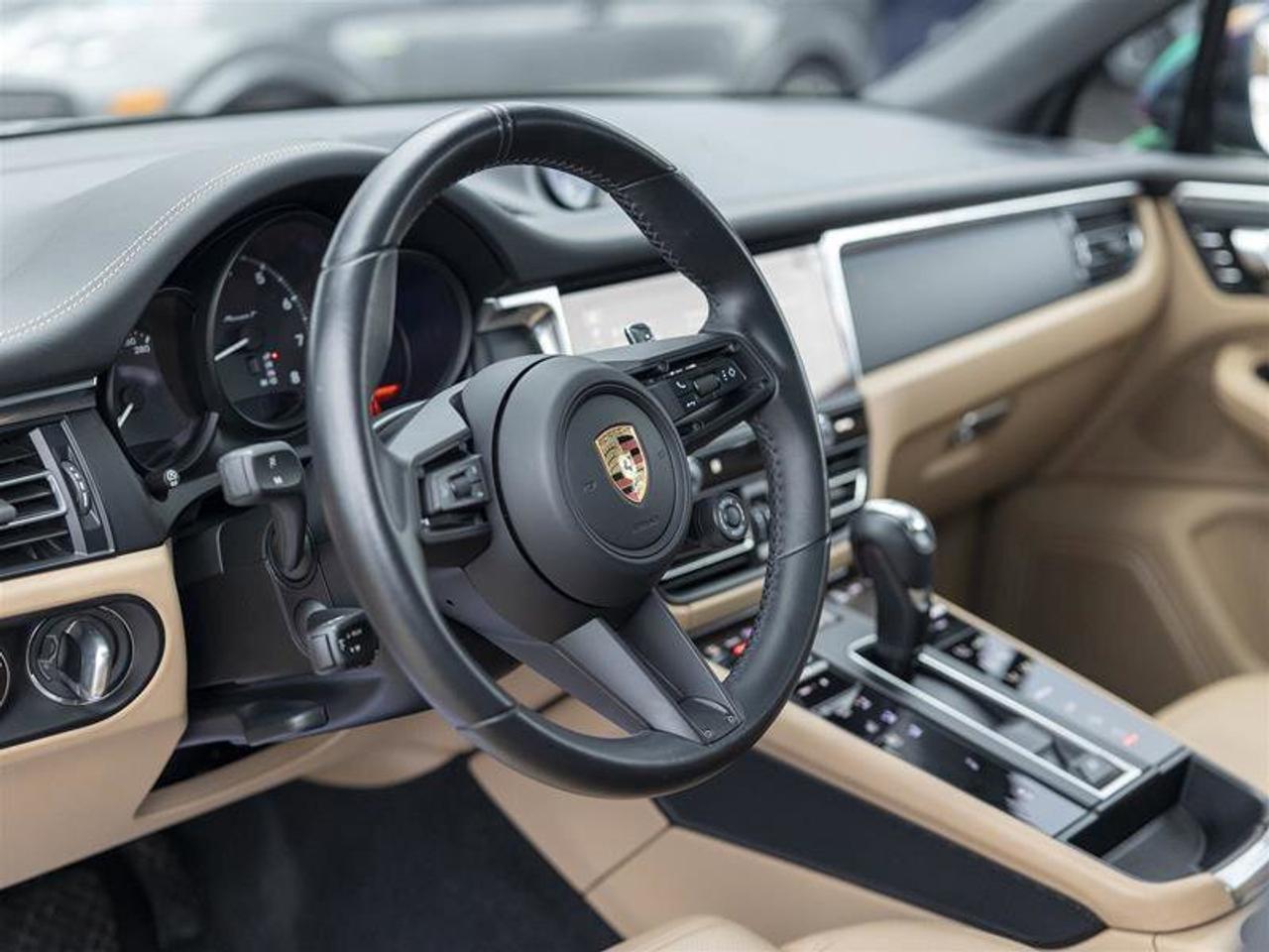 2023 Porsche Macan T Blue Photo