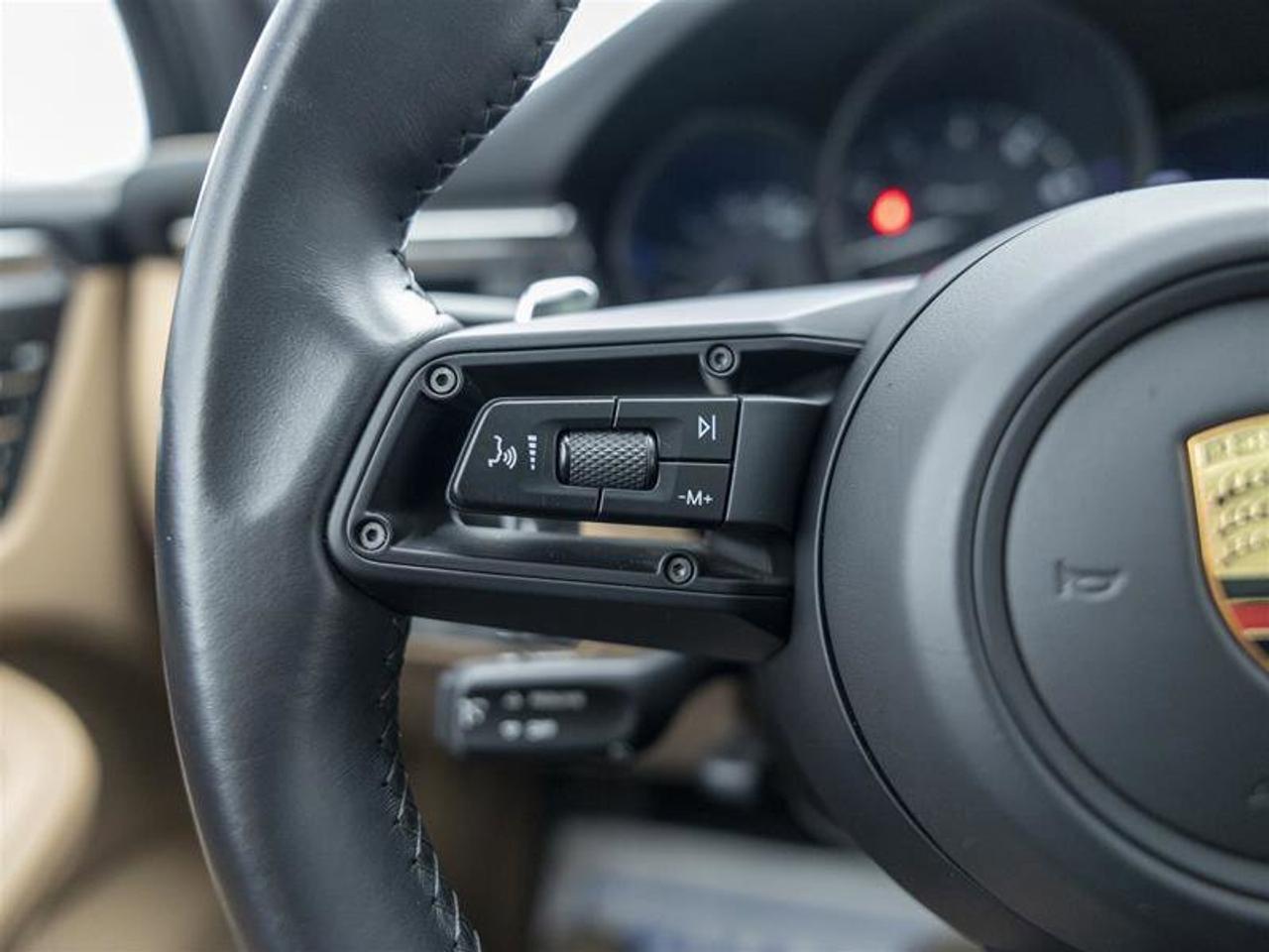 2023 Porsche Macan T Blue Photo
