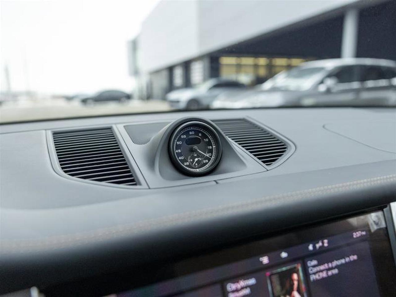 2023 Porsche Macan T Blue Photo