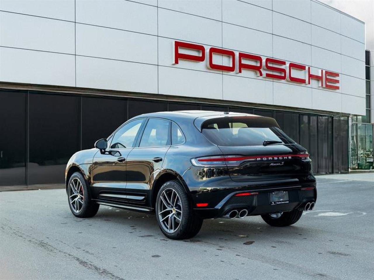 2023 Porsche Macan S Black Photo3