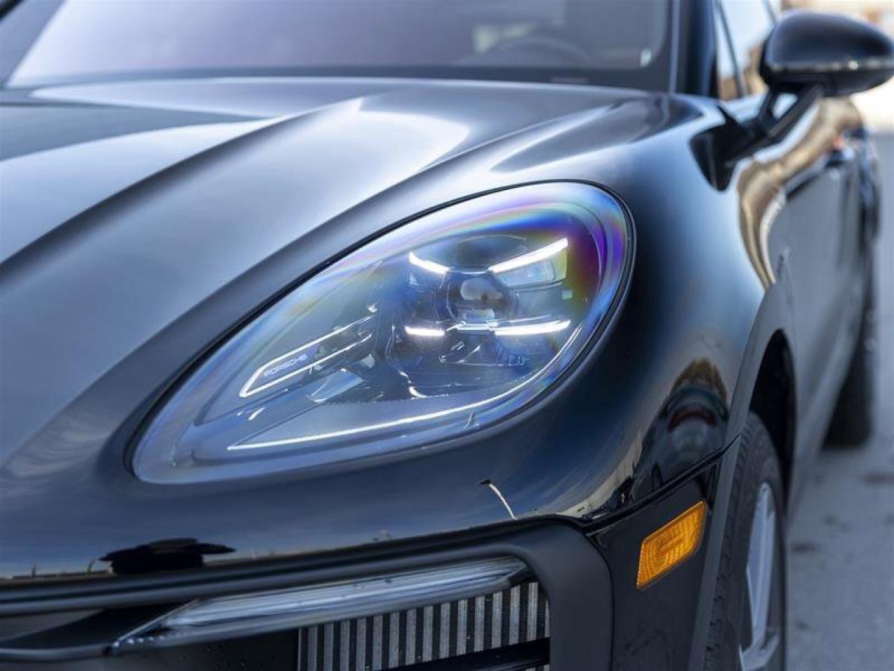 2023 Porsche Macan S Black Photo