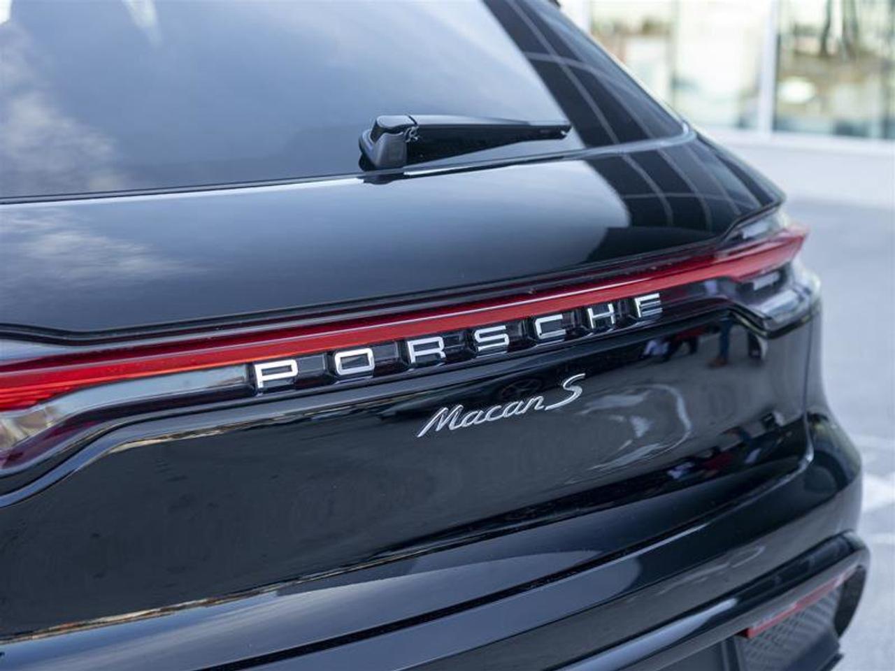 2023 Porsche Macan S Black Photo