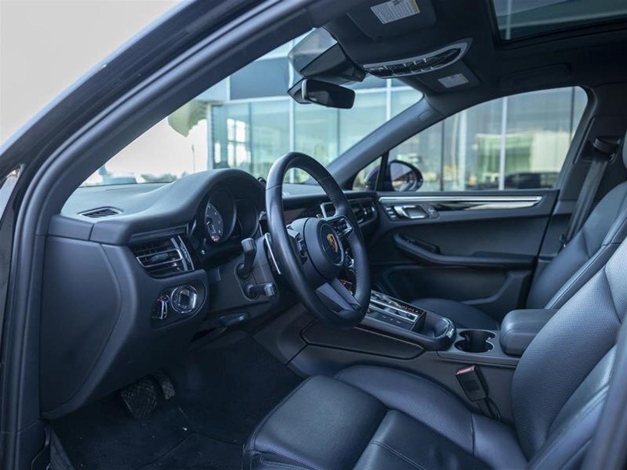2023 Porsche Macan S Black Photo