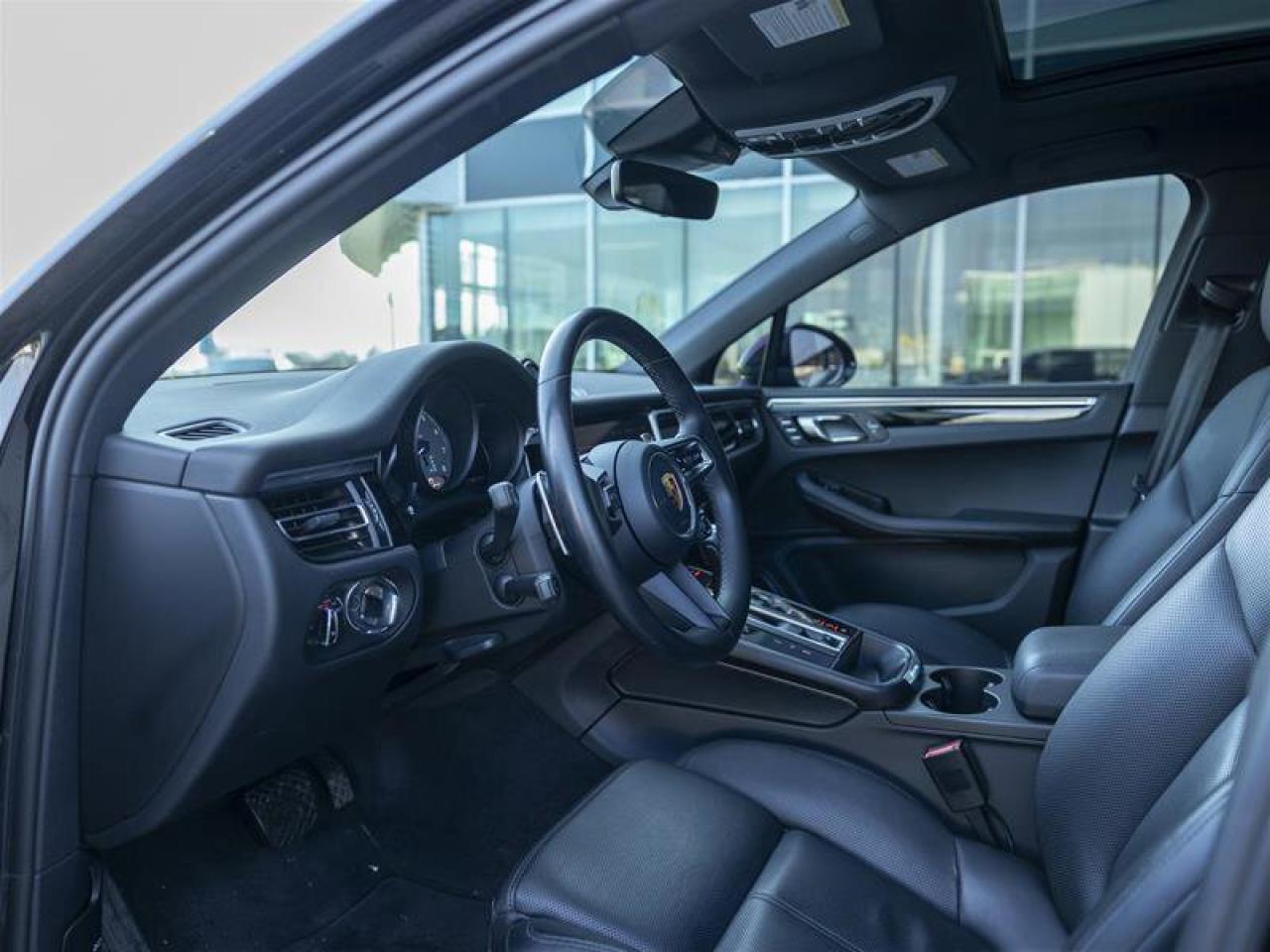 2023 Porsche Macan S Black Photo