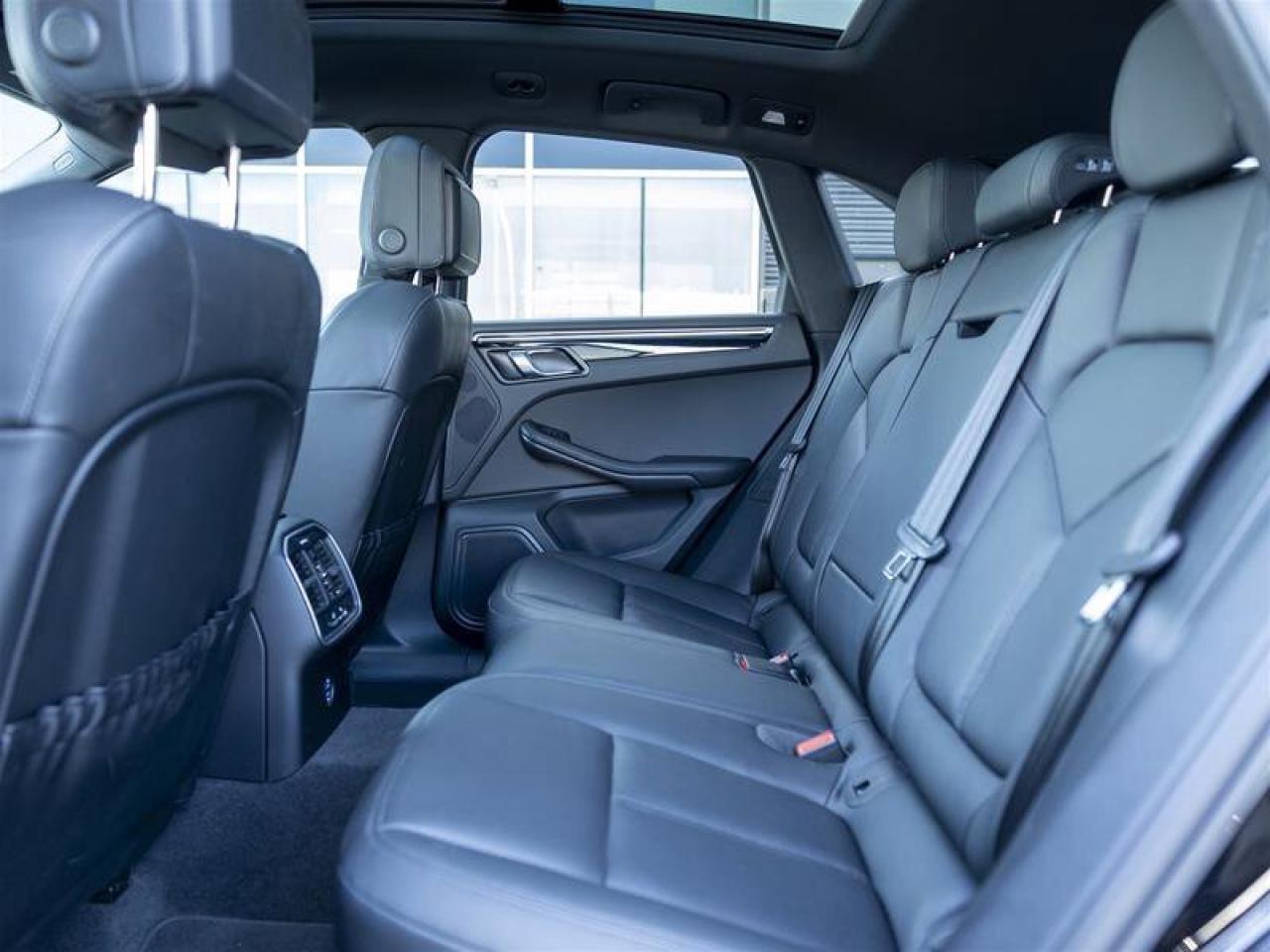 2023 Porsche Macan S Black Photo