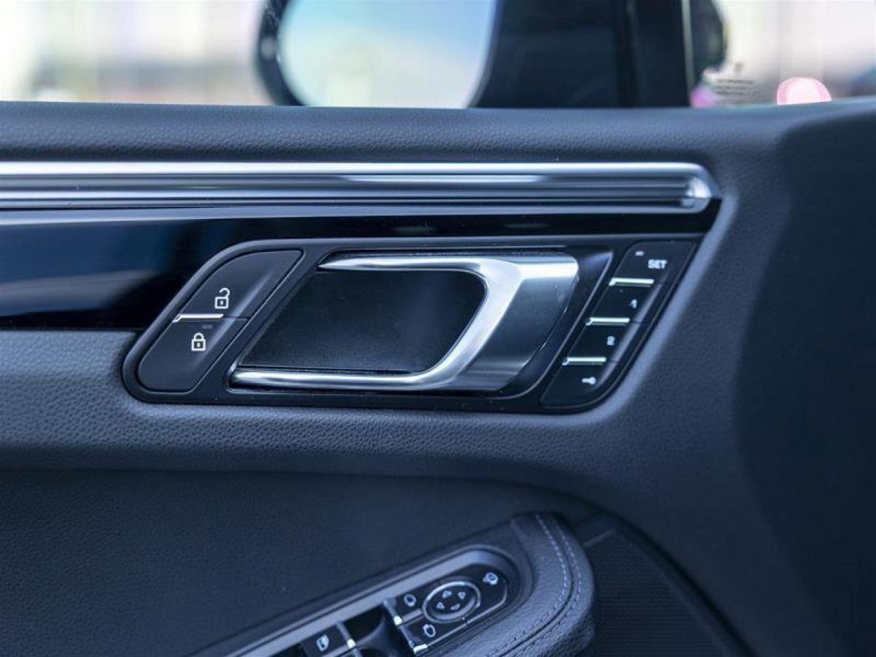 2023 Porsche Macan S Black Photo