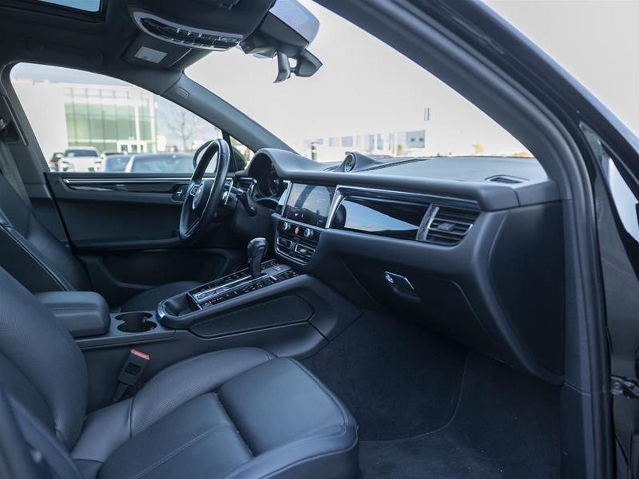 2023 Porsche Macan S Black Photo
