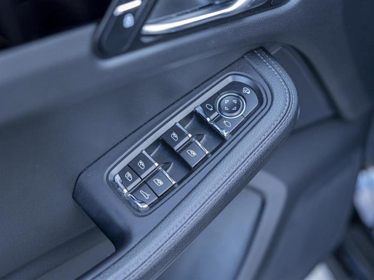 2023 Porsche Macan S Black Photo