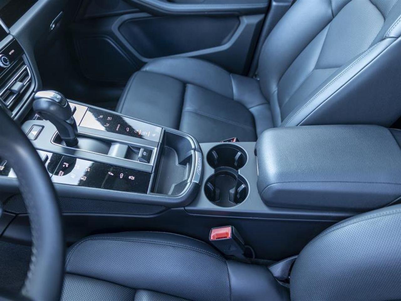 2023 Porsche Macan S Black Photo