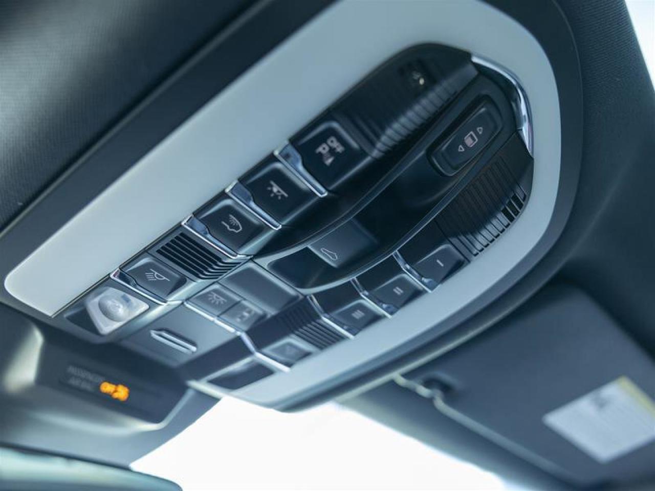 2023 Porsche Macan S Black Photo