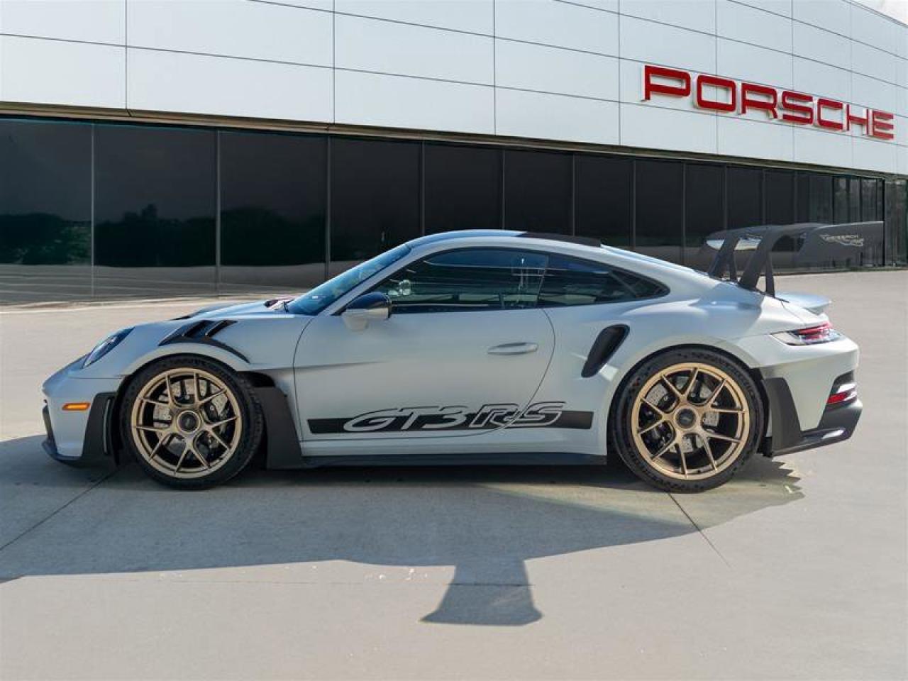 2025 Porsche 911 GT3 RS Gray Photo2