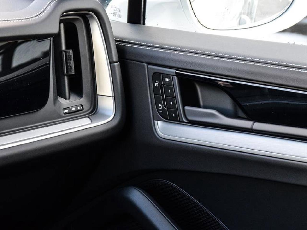 2024 Porsche Cayenne S White Photo