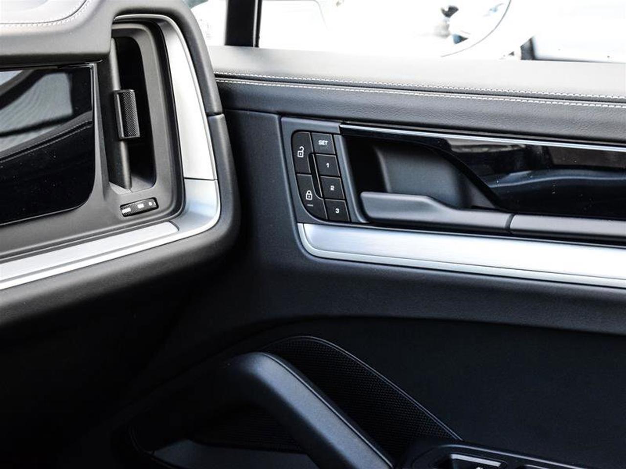 2024 Porsche Cayenne S White Photo