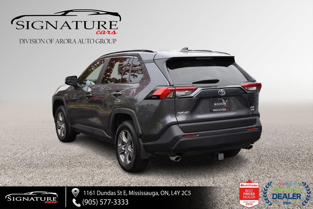 2024 Toyota RAV4 XLE AWD / NO ACCIDENT /SUNROOF / CARPLAY / BSM Photo