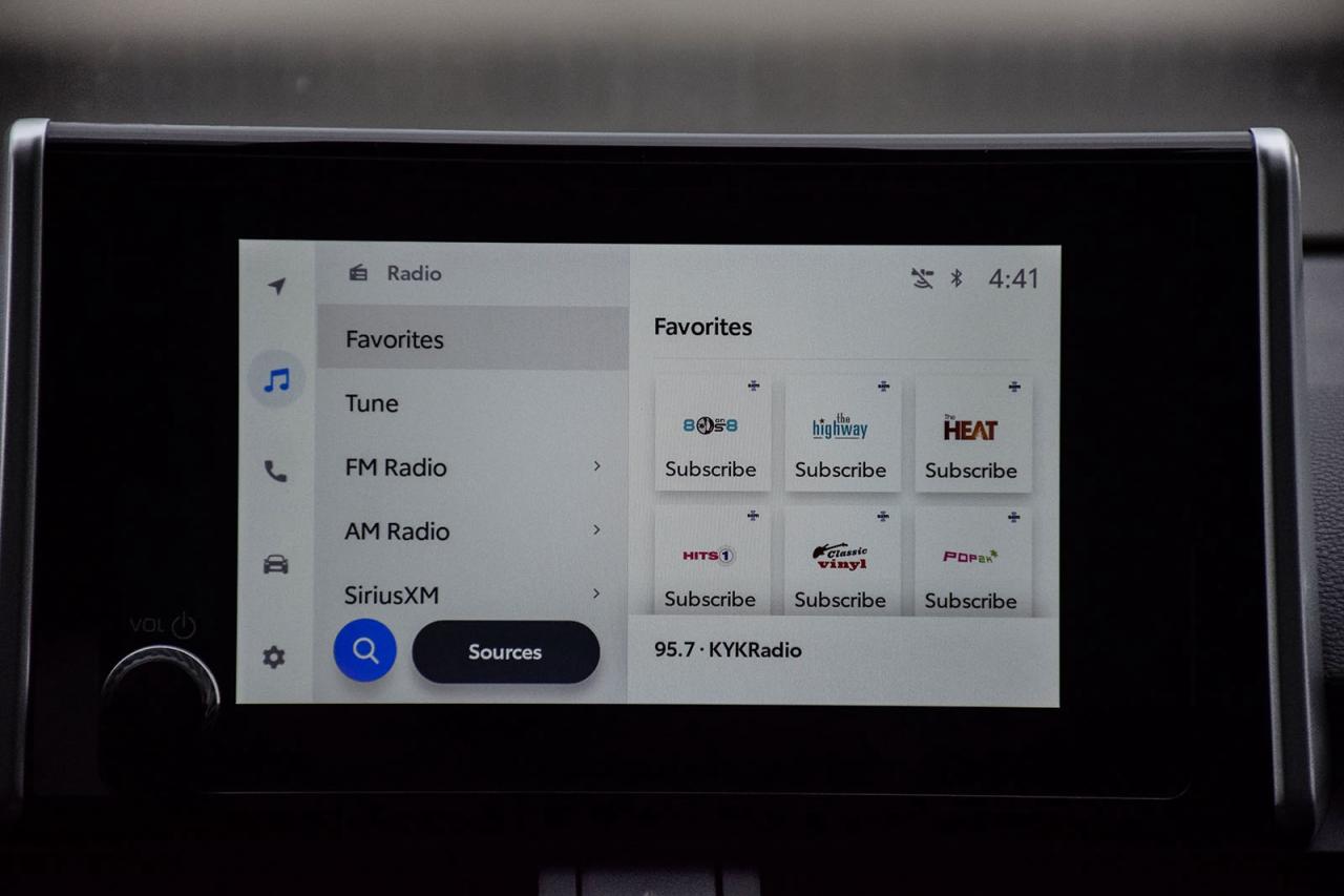 2024 Toyota RAV4 XLE AWD / NO ACCIDENT /SUNROOF / CARPLAY / BSM Photo