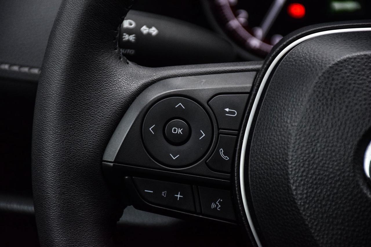 2024 Toyota RAV4 XLE AWD / NO ACCIDENT /SUNROOF / CARPLAY / BSM Photo