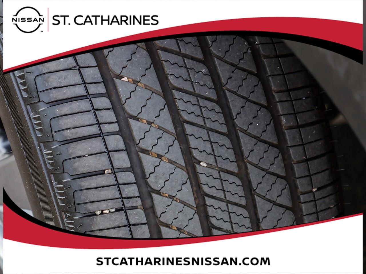 2025 Nissan Pathfinder SL Photo