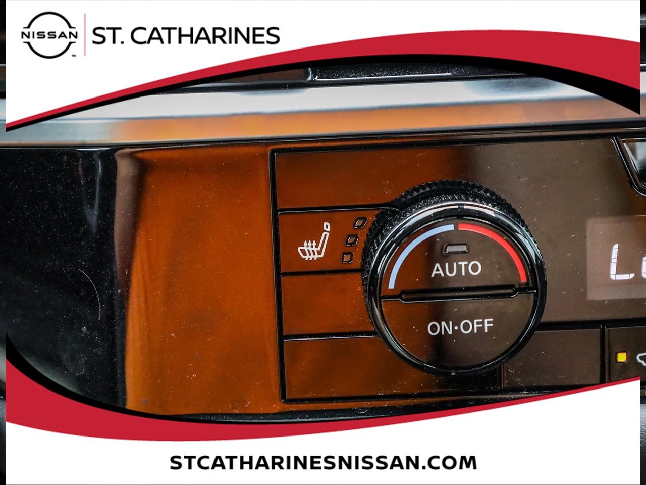 2025 Nissan Pathfinder SL Photo