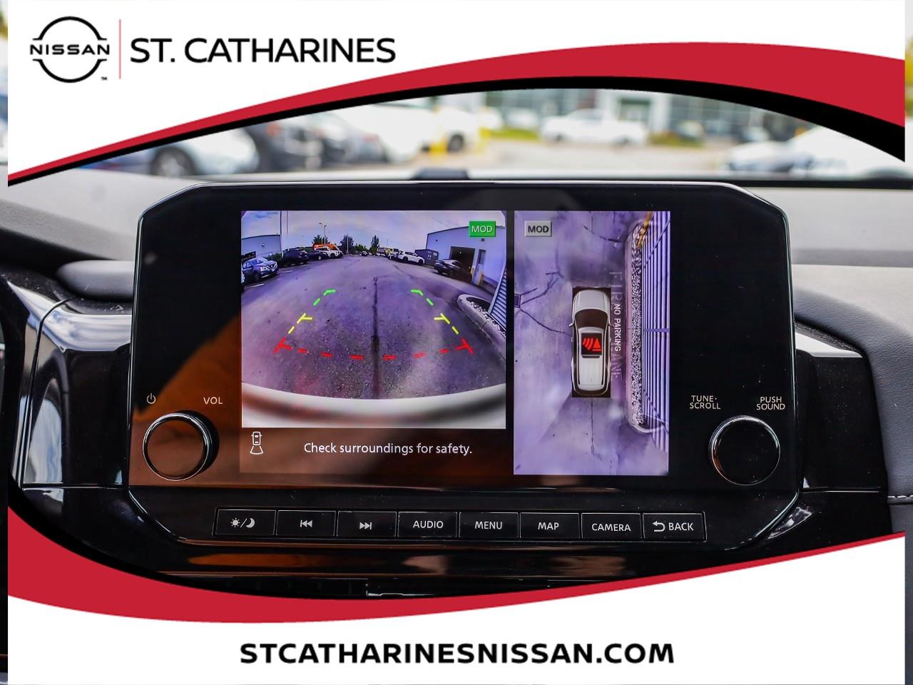 2025 Nissan Pathfinder SL Photo