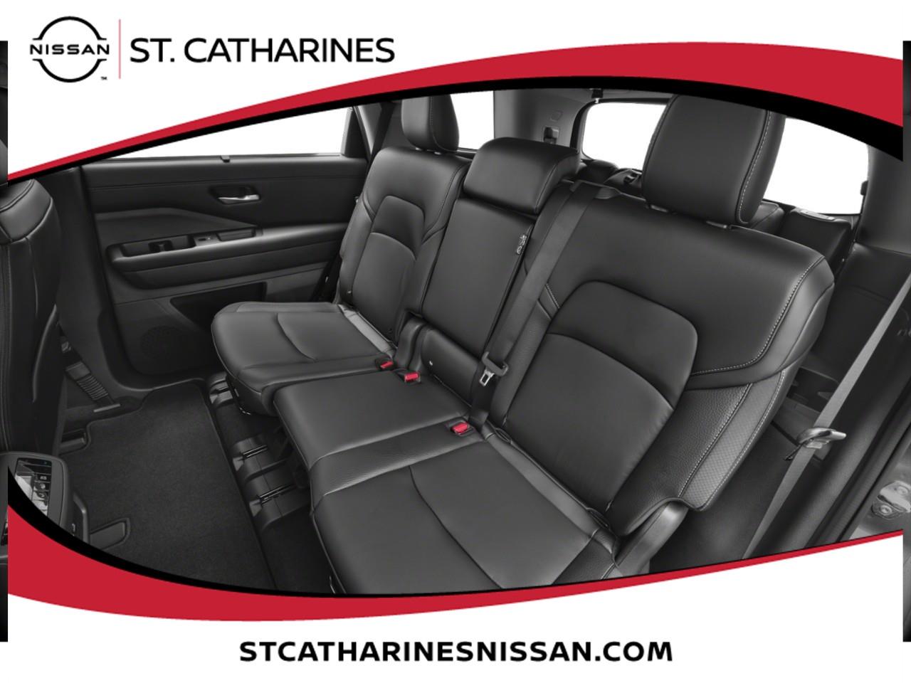 2025 Nissan Pathfinder SL Photo