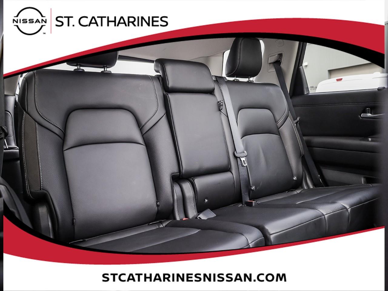 2025 Nissan Pathfinder SL Photo