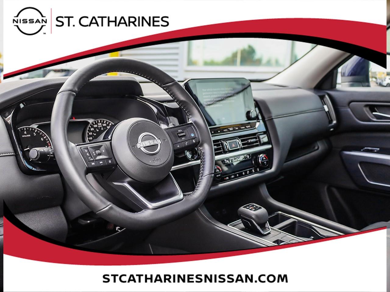 2025 Nissan Pathfinder SL Photo