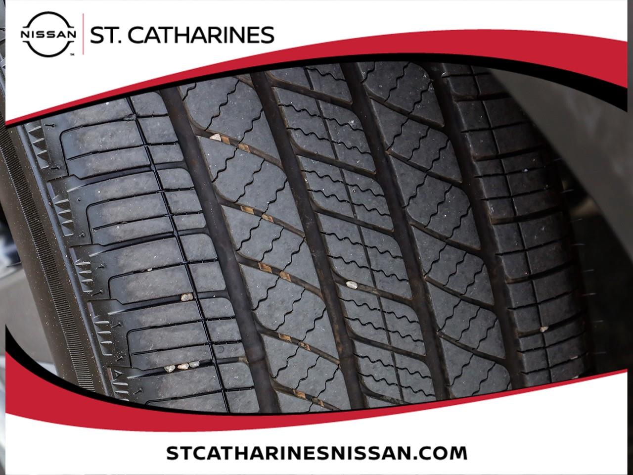 2025 Nissan Pathfinder SL Photo