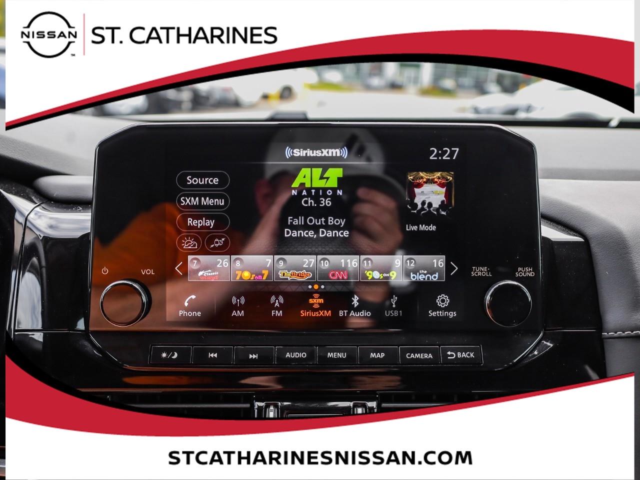 2025 Nissan Pathfinder SL Photo